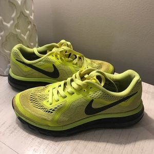 nike black neon shoes